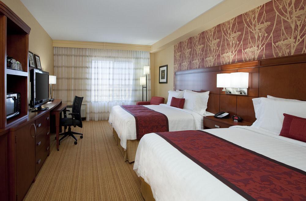 คอร์ตยาร์ด ฟินิกซ์ แชนด์เลอร์/แฟชั่น เซ็นเตอร์ Hotel ภายนอก รูปภาพ