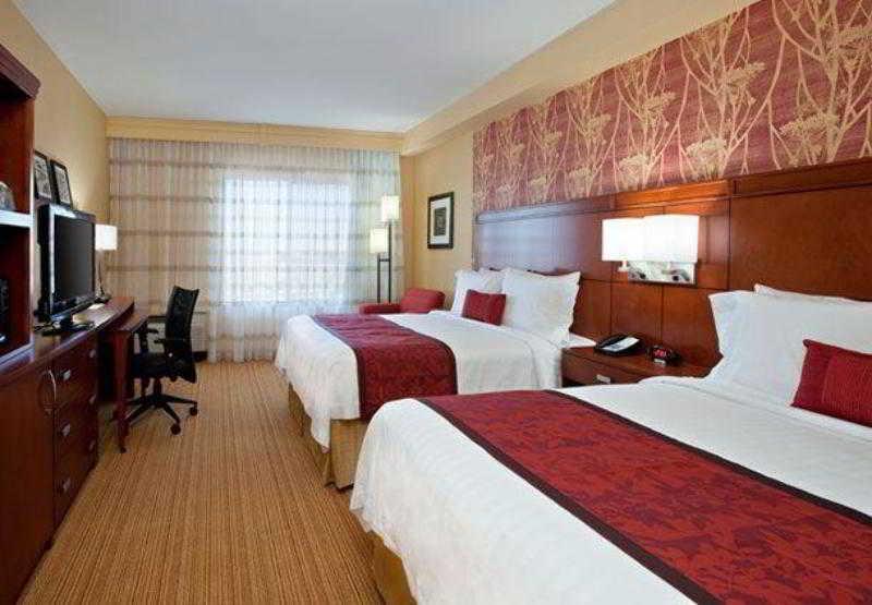 คอร์ตยาร์ด ฟินิกซ์ แชนด์เลอร์/แฟชั่น เซ็นเตอร์ Hotel ภายนอก รูปภาพ